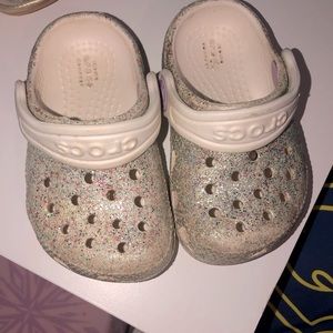 White glitter baby / toddler crocs size 4